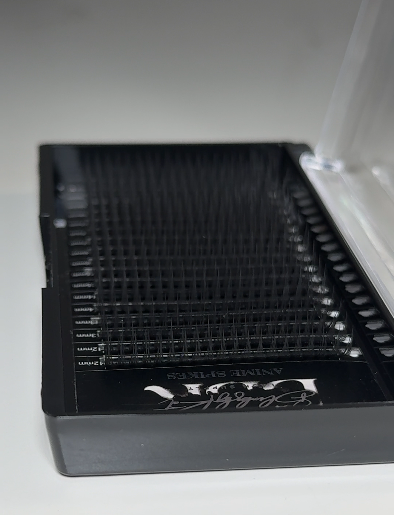 ANIME SPIKES LASH TRAY